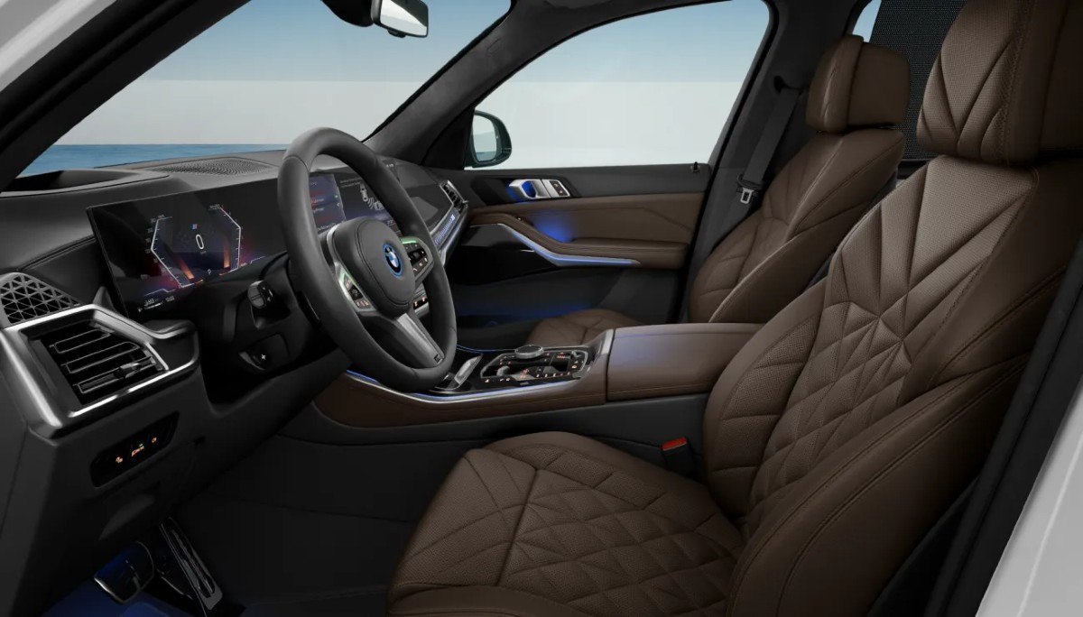 New 2025 BMW xDrive40i